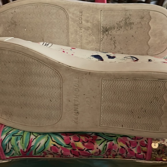 Kenneth Cole size 8.5 sneakers multi colored ready to sell pre-owned. Feels good - Picture 6 of 9